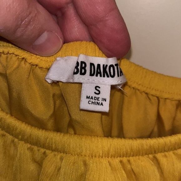 BB Dakota Off Shoulder Shift Dress Size Small - Picture 3 of 7